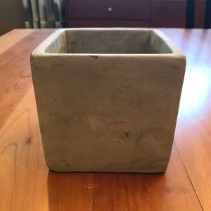 Square concrete planter